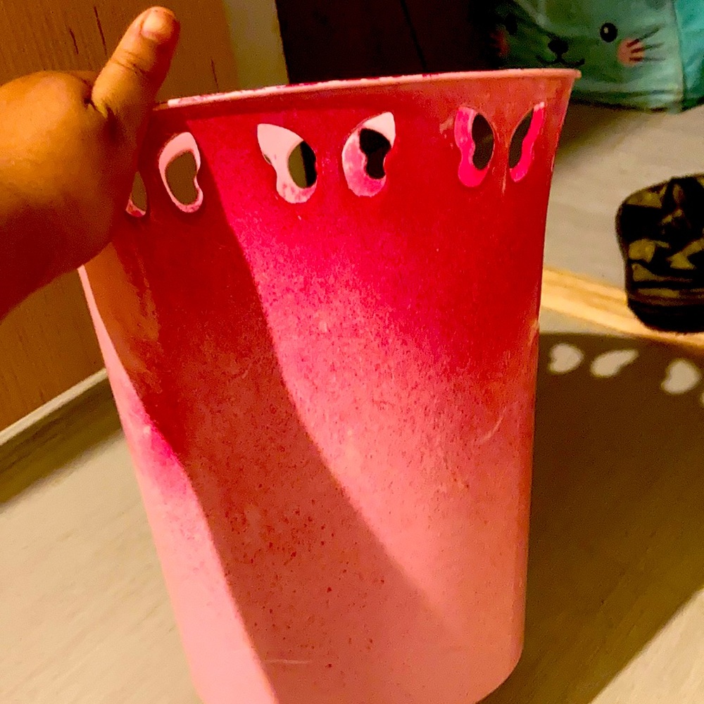 Trash can